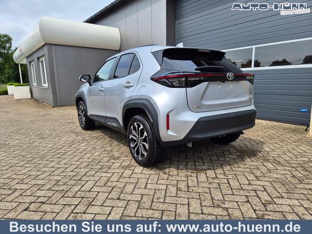 Toyota Yaris Cross - 1.5VVT-iE 130PS Automatik Teamplayer Klimaautomatik Sitzheizung Lenkradheizung PDC v+h Rückf.Kamera 17-LM abged.Scheiben 2xKeyless DAB+ Bluetooth Touchscreen Apple CarPlay Android Auto