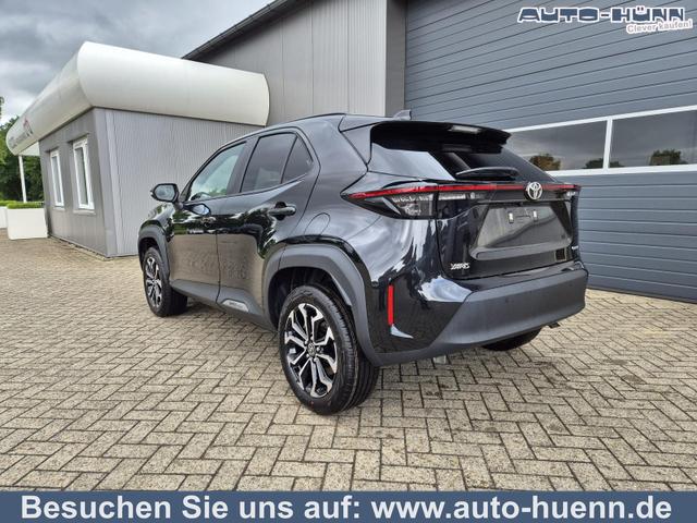 Toyota Yaris Cross - 1.5VVT-iE 130PS Automatik Teamplayer Klimaautomatik Sitzheizung Lenkradheizung PDC v+h Rückf.Kamera 17-LM abged.Scheiben 2xKeyless DAB+ Bluetooth Touchscreen Apple CarPlay Android Auto