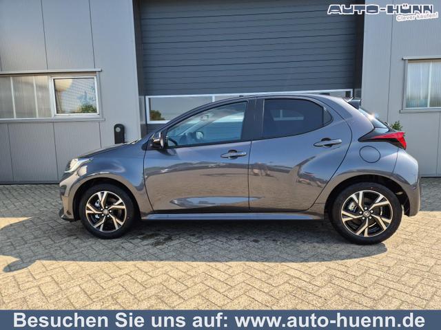 Toyota Yaris - 1.5VVT-iE 116PS Automatik Teamplayer Klimaautomatik Sitzheizung Lenkradheizung Rückf.Kamera 16-LM abged.Scheiben 2xKeyless DAB+ Bluetooth Touchscreen Apple CarPlay Android Auto ACC
