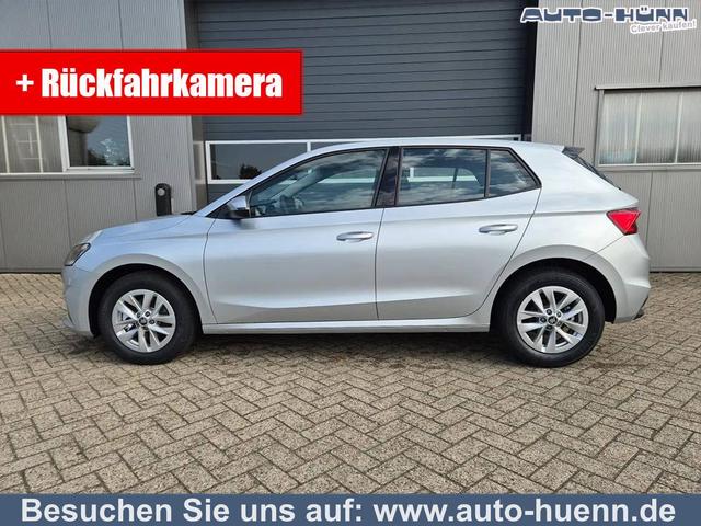 Skoda Fabia - 1.0 TSI 115PS DSG Selection 5-türig 15"LM Rückf.Kamera Parksensoren Sitzheizung Multifunktionslenkrad Klima Skoda-Radio Bluetooth Touchscreen Tempomat Nebelsch. Apple CarPlay + Android Auto