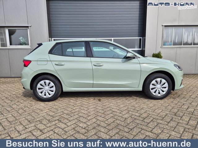 Skoda Fabia - 1.0 TSI 95PS Selection 5-t&uuml;rig R&uuml;ckf.Kamera Parksensoren Sitzheizung Multifunktionslenkrad Klima Skoda-Radio Bluetooth Touchscreen Tempomat Nebelsch. Apple CarPlay + Android Auto