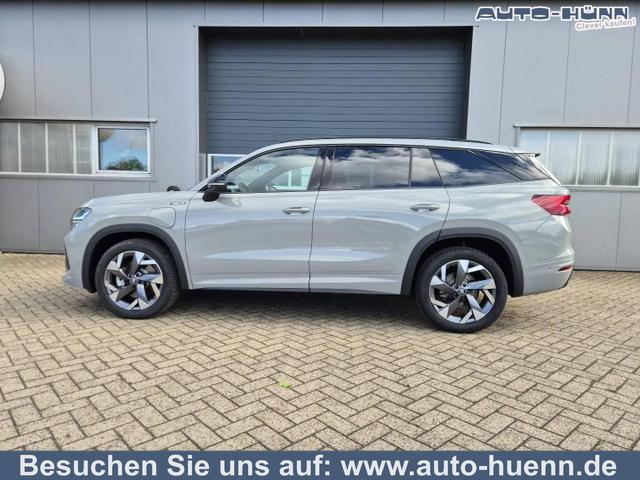 Skoda Kodiaq - Sportline 1.5 TSI 204PS PHEV DSG schwenkb. AHK elektr. PanoDach HUD Alcantara PDC v+h 360&deg;Kamera CANTON Sound Klimaautomatik Sitzheizung Lenkradheizung Navi Apple CarPlay Android Auto 2xKeyless 19"LM vollelektr. Reichweite 116KM