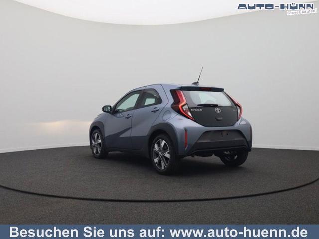 Toyota Aygo X - Pure 1.5 Hybrid 116PS Automatik Sitzheizung Klimaautomatik AbstandsTempomat Multifunktionslenkrad Radio Bluetooth Touchscreen Apple CarPlay + Android Auto