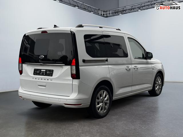 Ford Tourneo Connect 2.0 EB AT Titanium