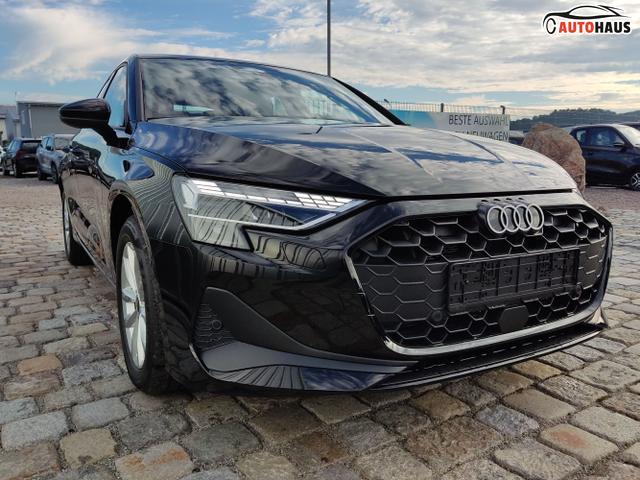 Audi / A3 Sportback / Schwarz / / / , Beispielbilder, ggf. teilweise mit Sonderausstattung