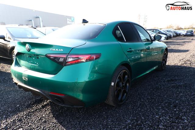 Alfa Romeo Giulia Intensa 2.2 D 210 AT8 Q4 Matrix Pano Nav 