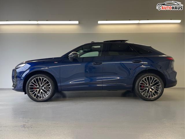 Audi / Q3 Sportback / Blau / / / TFSI 265 PS quattro S line Pano+TechPro+Matrix+AHK+HUD+Alu20+KlimaPlus+DCC+SONOS