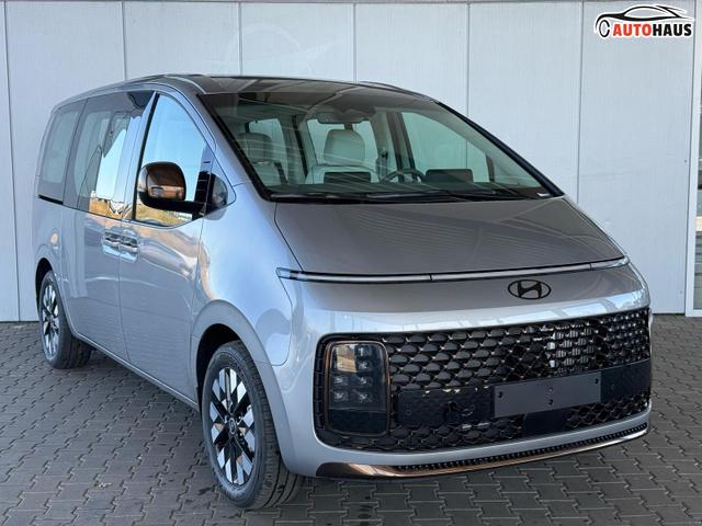 Hyundai Staria Luxury 1.6 T-GDi HEV 2WD 7-Sitzer / ACC 360&deg; Kam. Pano 4x Shz Elek. Klappe + Schiebet&uuml;r 