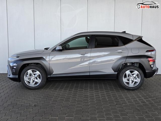 Hyundai KONA Prime 1.6 T-GDI 4WD DCT / ACC LED 4x Shz + Lenkradheizung Keyless Privacy Alu 17" *Frei Haus geliefert, ab der 2. Bestellung* 