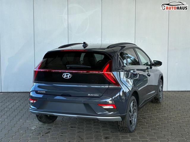 Hyundai BAYON Premium 1.2 MPI / Navi Sitz + Lenkradheizung R&uuml;ckfahrkamera Tempomat Klimaautomatik Alu 16" 