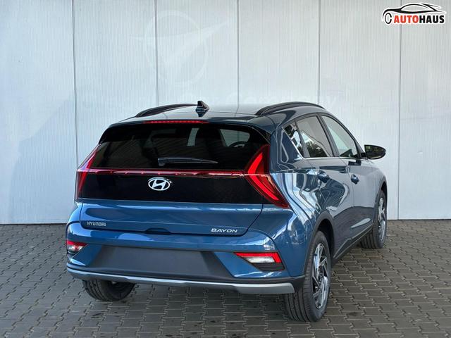 Hyundai BAYON Premium 1.2 MPI / Navi Sitz + Lenkradheizung R&uuml;ckfahrkamera Tempomat Klimaautomatik Alu 16" 