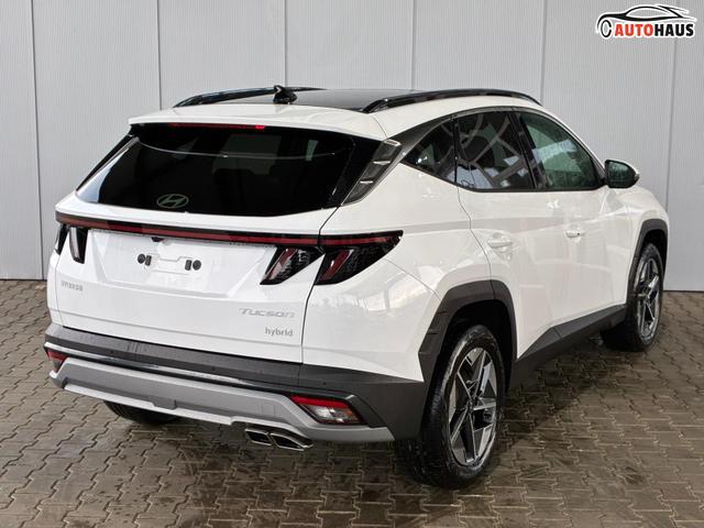 Hyundai TUCSON E-Motion 1.6 T-GDi 2WD HEV / Panoramadach ACC LED Sitz + Lenkradheizung Navi PDC V&H Kamera Alu 18" 