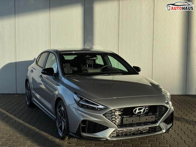 Hyundai i30 Fastback N-Line 1.5 T-GDI 7-DCT / ACC Sitz + Lenkradheizung LED PDC V&H Kamera Alu 18" 