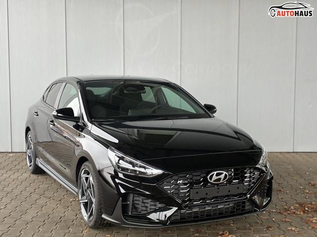 Hyundai i30 N-Line Fastback DCT 1.5 T-GDI mHev / Navi ACC Sitz & Lenkradheizung LED Alu 18" 