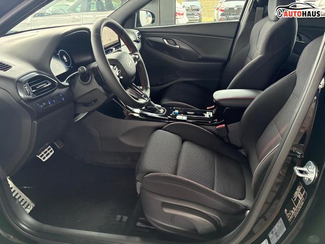 Hyundai i30 N-Line Fastback DCT 1.5 T-GDI mHev / Navi ACC Sitz & Lenkradheizung LED Alu 18" 