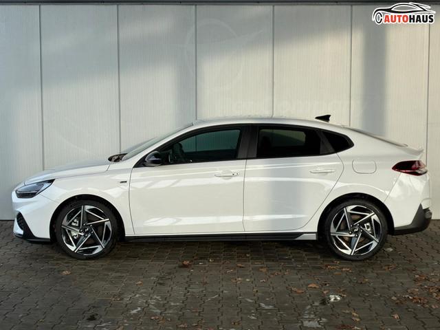 Hyundai i30 N-Line Fastback DCT 1.5 T-GDI mHev / Navi ACC Sitz & Lenkradheizung LED Alu 18" 