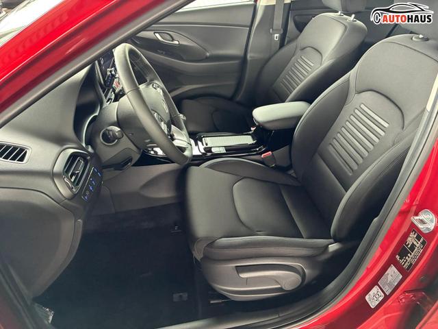 Hyundai i30 Kombi Style 1.5 T-GDI mHEV 140PS 6MT / PDC V.&H. m. Kamera Sitz & Lenkr.Heiz Keyless LED Alu 16 