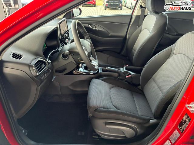 Hyundai i30 Kombi Style 1.5 T-GDI mHEV 140PS 6MT / PDC V. & H. m. Kamera LED Navi Alu 16 