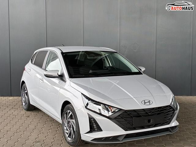 Hyundai i20 Pure 1.2 MPI / Navi PDC Hinten + Kamera Abgedunkelte Scheiben Tempomat Alu 16" 