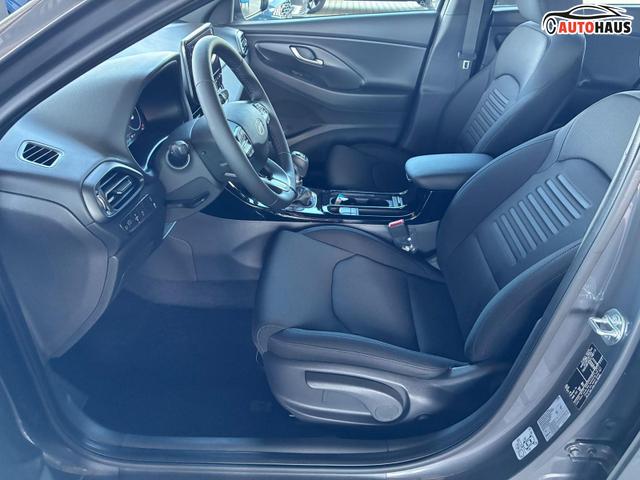 Hyundai i30 Kombi Comfort Plus 1.0 TGDI / Keyless Totwinkelassis. PDC V&H + Kamera Sitz Lenkradheizung LED Alu 17'' 