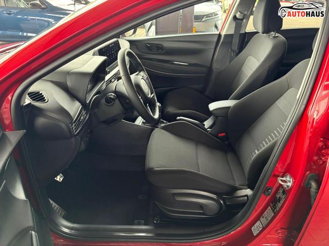 Hyundai BAYON Comfort Plus 1.2 MPI / Navi PDC m. Kamera Klimaautom./ LED Sitz & Lenkr.Heiz/ Alu16 