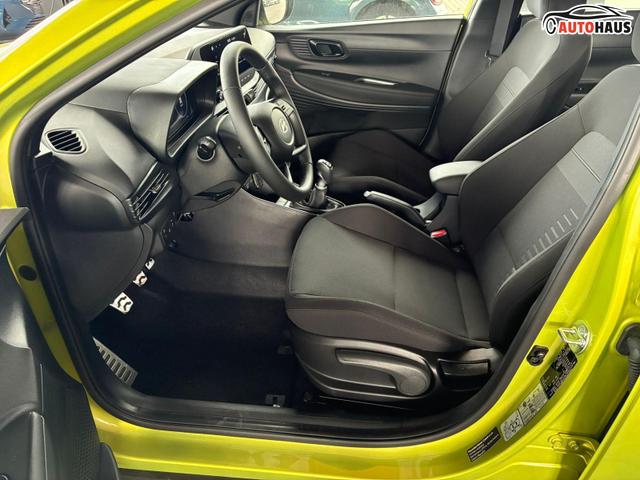 Hyundai BAYON Blackline 6MT / PDC + Kamera Sitz Lenkradheizung LED Privacy Alu 16" 