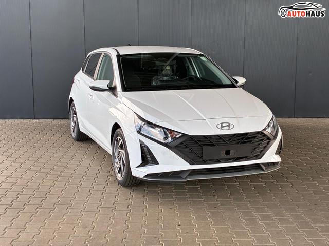 Hyundai i20 Pure 1.2 MPI / Navi PDC Hinten + Kamera Abgedunkelte Scheiben Tempomat Alu 16" 