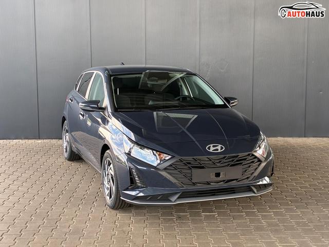 Hyundai i20 Pure 1.2 MPI / Navi PDC Hinten + Kamera Abgedunkelte Scheiben Tempomat Alu 16" 