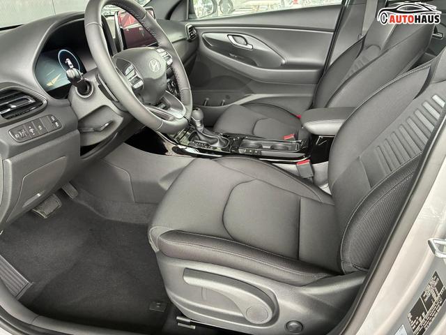 Hyundai i30 Kombi Comfort Plus 1.0 TGDI DCT / Navi Sitz + Lenkradheizung PDC V&H Kamera LED Alu 17" 