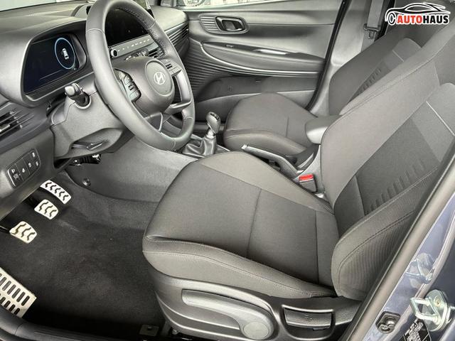 Hyundai BAYON Blackline 1.0 T-GDI 6MT / LED Sitz + Lenkradheizung Navi Tempomat Alu 16" 