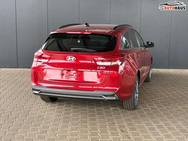 Hyundai i30 Kombi Comfort Plus 1.0 TGDI DCT / Navi Sitz + Lenkradheizung PDC V&H Kamera LED Alu 17" 