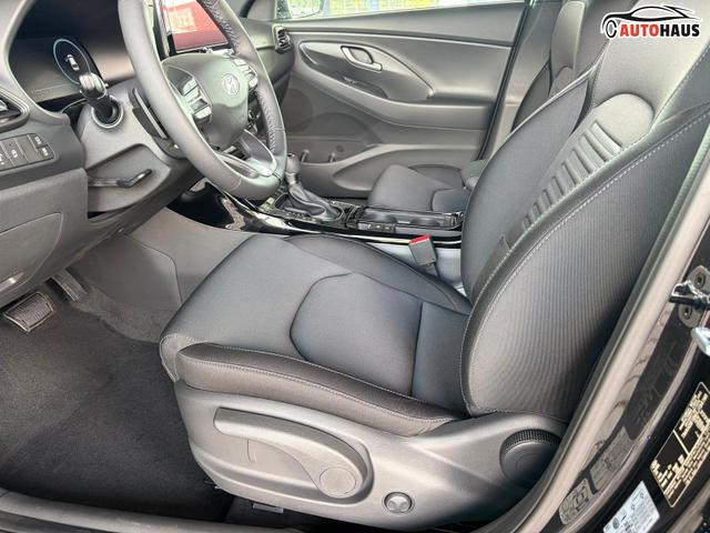 Hyundai i30 Kombi Comfort Plus 1.0 TGDI DCT/ Navi / Sitz + Lenkradheizung PDC V&H Kamera LED Alu 17" 