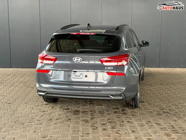 Hyundai i30 Kombi Comfort Plus 1.0 TGDI DCT/ Navi / Sitz + Lenkradheizung PDC V&H Kamera LED Alu 17" 