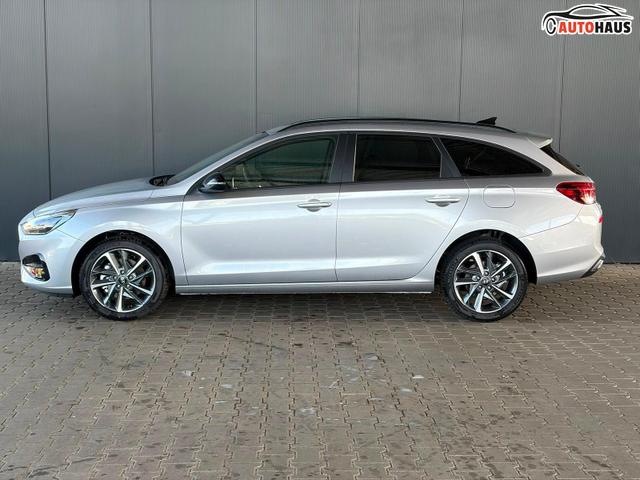Hyundai i30 Kombi Comfort Plus 1.0 TGDI DCT Navi / Adaptiver Tempomat/ Totwinkel Assistent/ Alu 17" 
