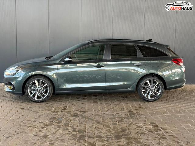 Hyundai i30 Kombi Comfort Plus 1.0 TGDI DCT Navi/ Adaptiver Tempomat/ Totwinkel Assistent/ Alu 17" 