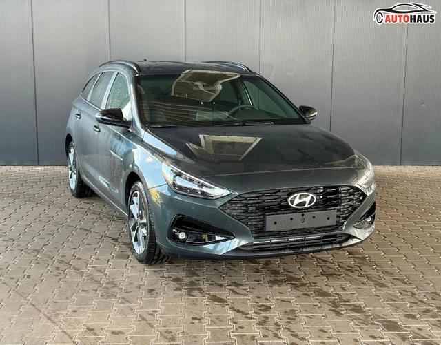 Hyundai i30 Kombi Comfort Plus 1.0 TGDI DCT Navi/ Adaptiver Tempomat/ Totwinkel Assistent/ Alu 17" 