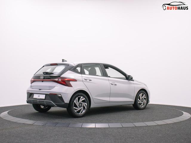 Hyundai i20 1.2 MPI 5MT Comfort / Navi PDC Hinten + Kamera Tempomat Alu 16'' 