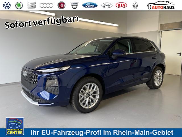 Audi Q3 - NEU TFSI quattro Tech+AHK+LEDPlus+ACC+Kamera+Alu18+Volllack
