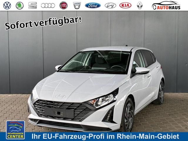 Hyundai i20 - Pure 1.2 MPI / Navi PDC Hinten + Kamera Abgedunkelte Scheiben Tempomat Alu 16"