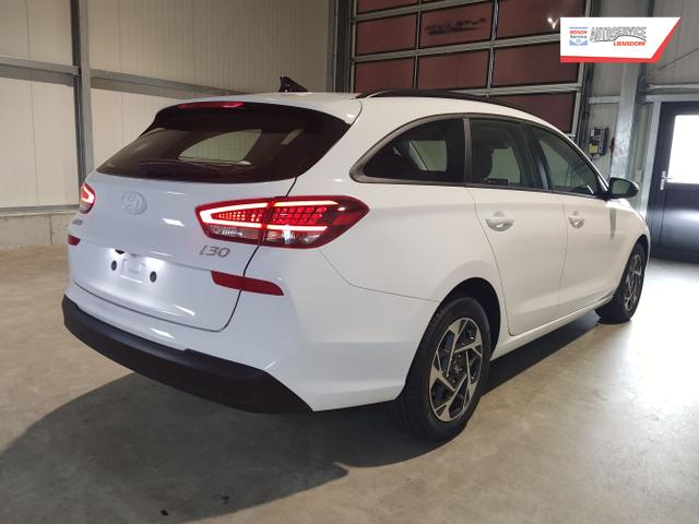 Hyundai / i30 Kombi / Weiß / / / , Beispielbilder, ggf. teilweise mit Sonderausstattung