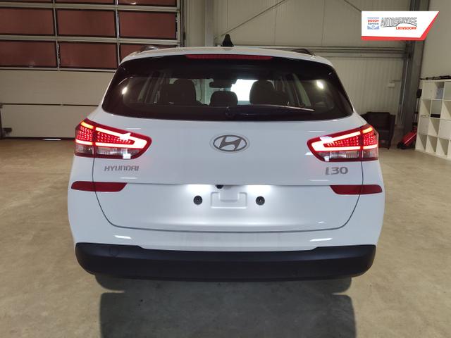 Hyundai / i30 Kombi / Weiß / / / , Beispielbilder, ggf. teilweise mit Sonderausstattung