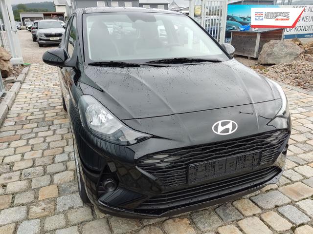 Hyundai / i10 / Schwarz / / / 