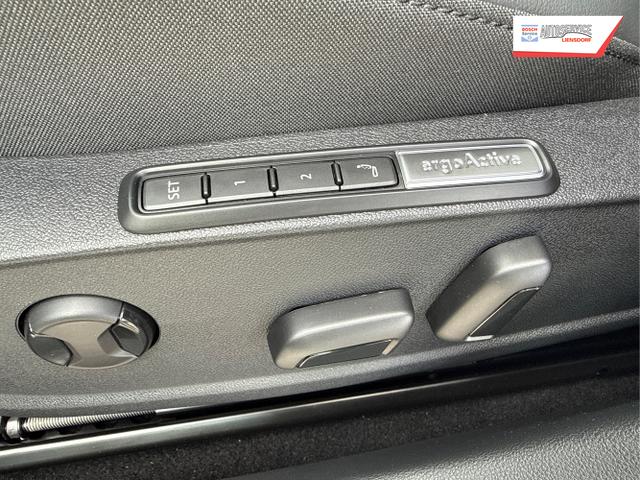 Volkswagen / Golf / Grau / / / , Beispielbilder, ggf. teilweise mit Sonderausstattung