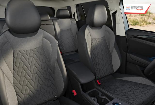 Volkswagen Tayron LIFE PHEV Pano AHK LED+ 5JGar IQ.DRIVE SHZ eHK 