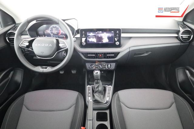 Skoda Fabia Selection 1.0 TSI Selection, AHK, Tempomat, Ladeboden, Park, Winterpaket, SmartLink, 4-J Garantie 