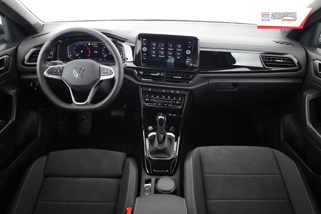 Volkswagen T-Roc Style 1.5 TSI DSG Black Style, AHK, IQ.Light, 19-Zoll, easyOpen, Navi 