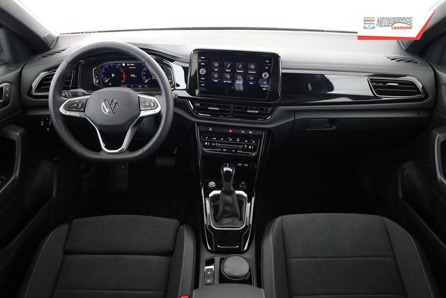 Volkswagen T-Roc Style 1.5 TSI DSG Black Style, AHK, IQ.Light, 19-Zoll, easyOpen, Navi 