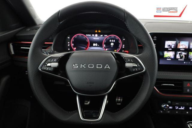 Skoda Kamiq Monte Carlo 1.5 TSI Carlo, Matrix, AHK, 18-Zoll, Pano, Navi, el. Klappe, 5 J.-Garantie 