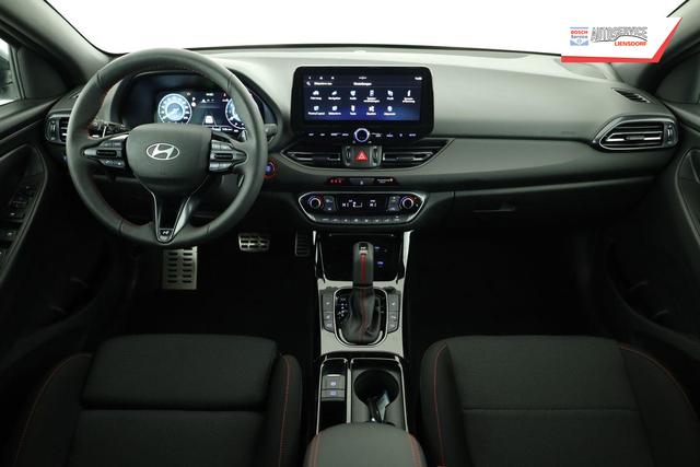 Hyundai i30 N Line 1.5 T-GDI DCT Fastback N-LINE, Navi, 18-Zoll, Kamera, LED, Winter 