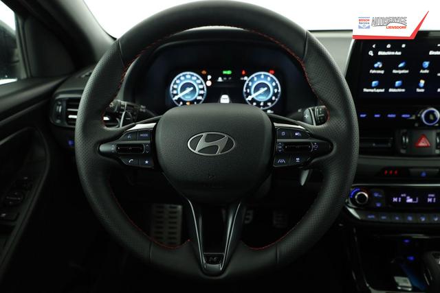 Hyundai i30 N Line 1.5 T-GDI DCT Fastback N-LINE, Navi, 18-Zoll, Kamera, LED, Winter 